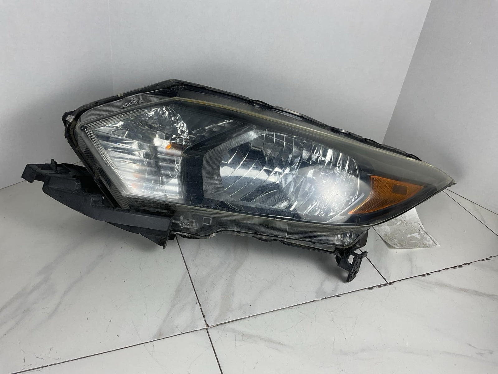 Left Driver Side Head Light Assembly For 2016-2018 HONDA HRV0